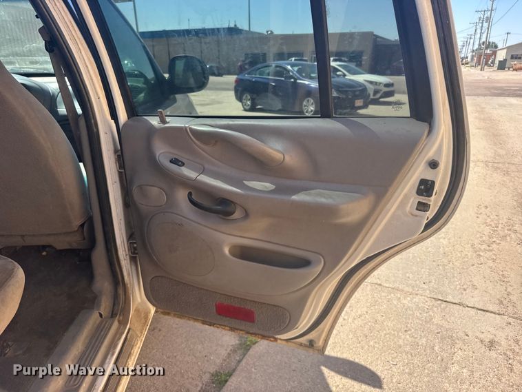 image for item EW4929 2001 Ford Expedition XLT SUV