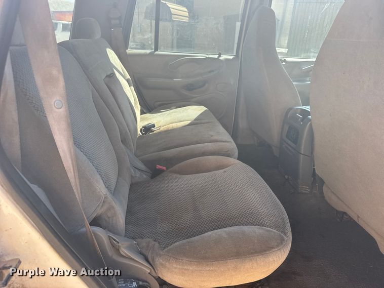 image for item EW4929 2001 Ford Expedition XLT SUV