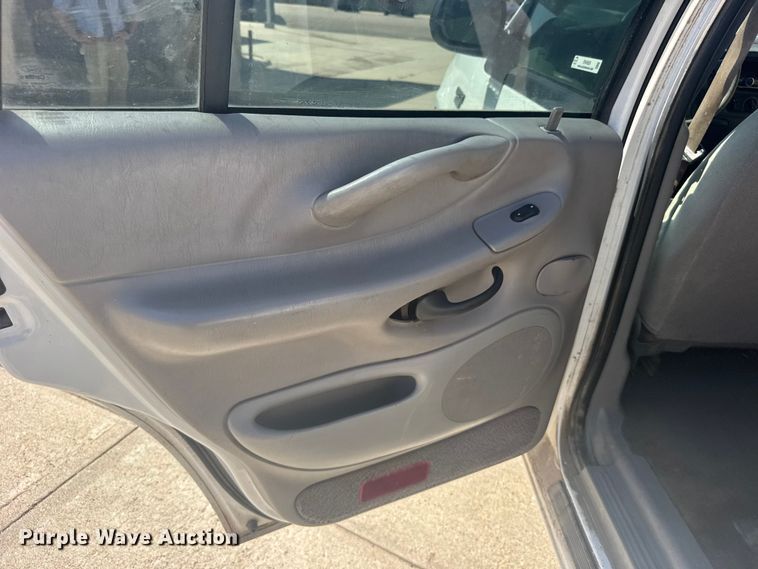 image for item EW4929 2001 Ford Expedition XLT SUV