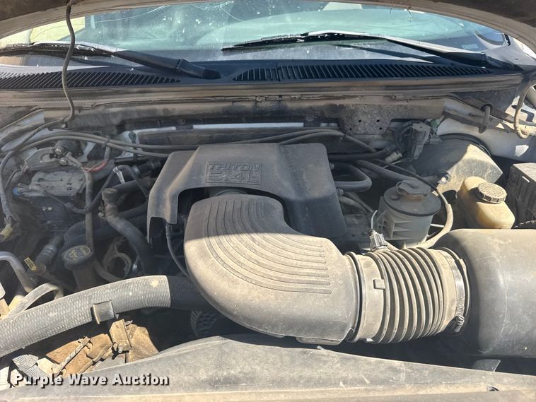 image for item EW4929 2001 Ford Expedition XLT SUV