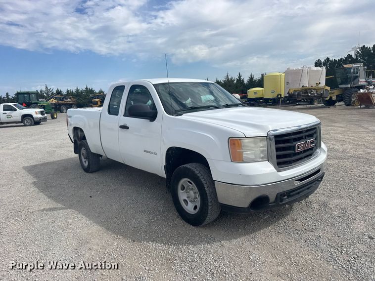 image for item EW4945 2010 GMC 2500 Ext. Cab pickup truck