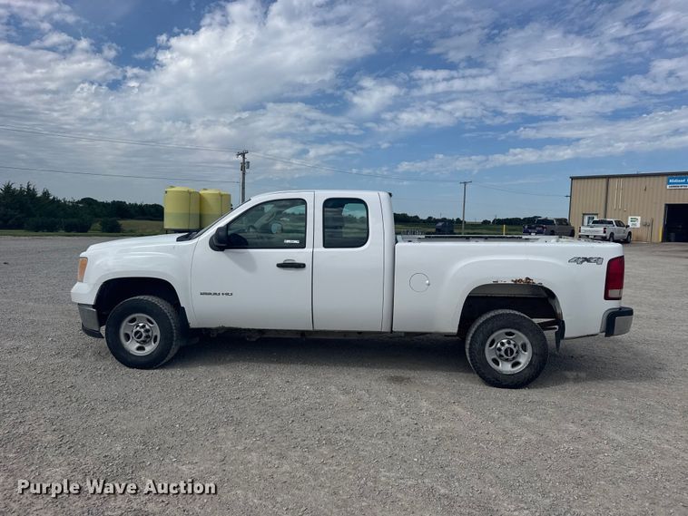 image for item EW4945 2010 GMC 2500 Ext. Cab pickup truck