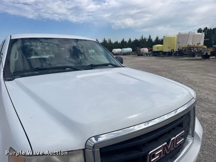 image for item EW4945 2010 GMC 2500 Ext. Cab pickup truck