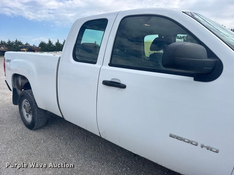 image for item EW4945 2010 GMC 2500 Ext. Cab pickup truck