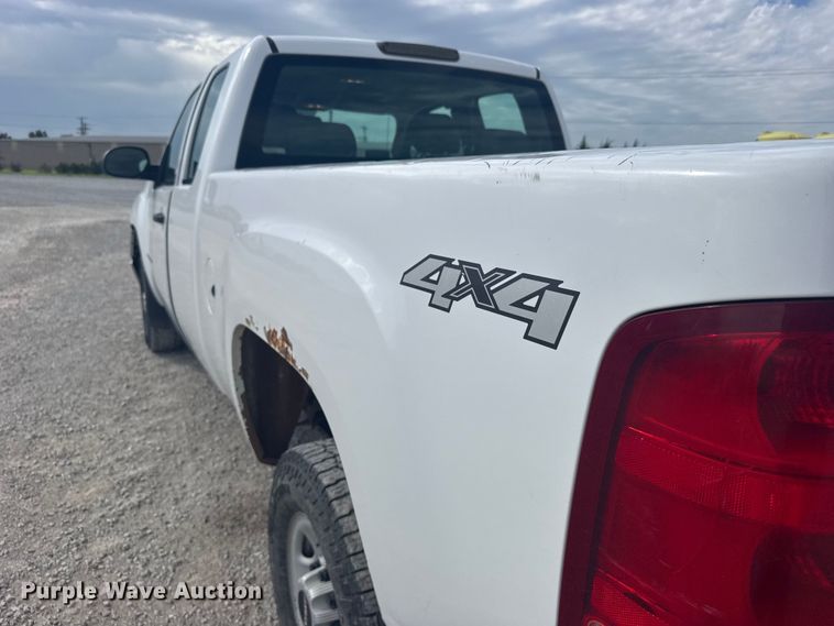 image for item EW4945 2010 GMC 2500 Ext. Cab pickup truck
