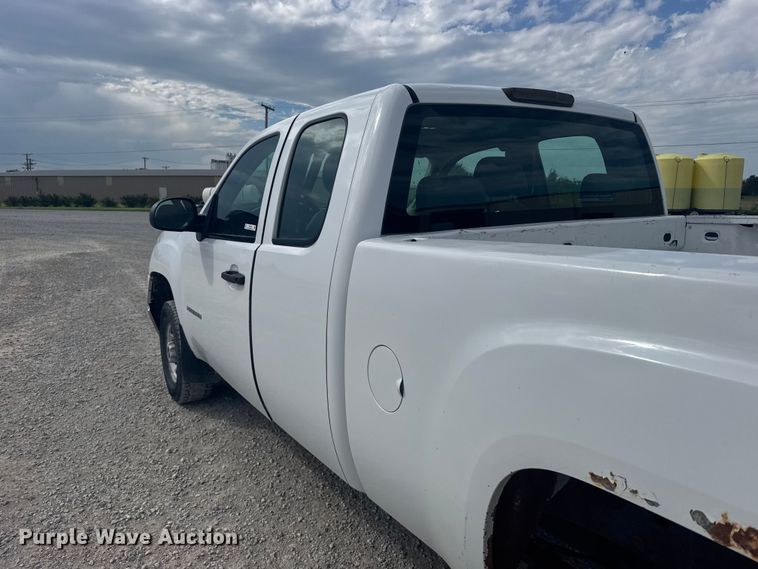 image for item EW4945 2010 GMC 2500 Ext. Cab pickup truck