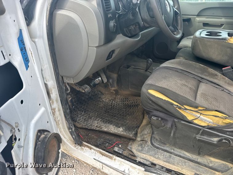 image for item EW4945 2010 GMC 2500 Ext. Cab pickup truck