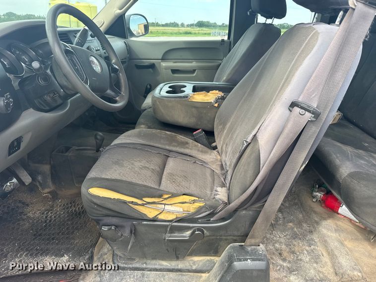 image for item EW4945 2010 GMC 2500 Ext. Cab pickup truck
