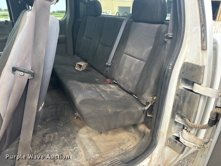 image for item EW4945 2010 GMC 2500 Ext. Cab pickup truck