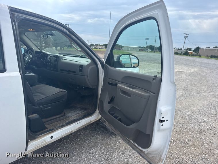 image for item EW4945 2010 GMC 2500 Ext. Cab pickup truck