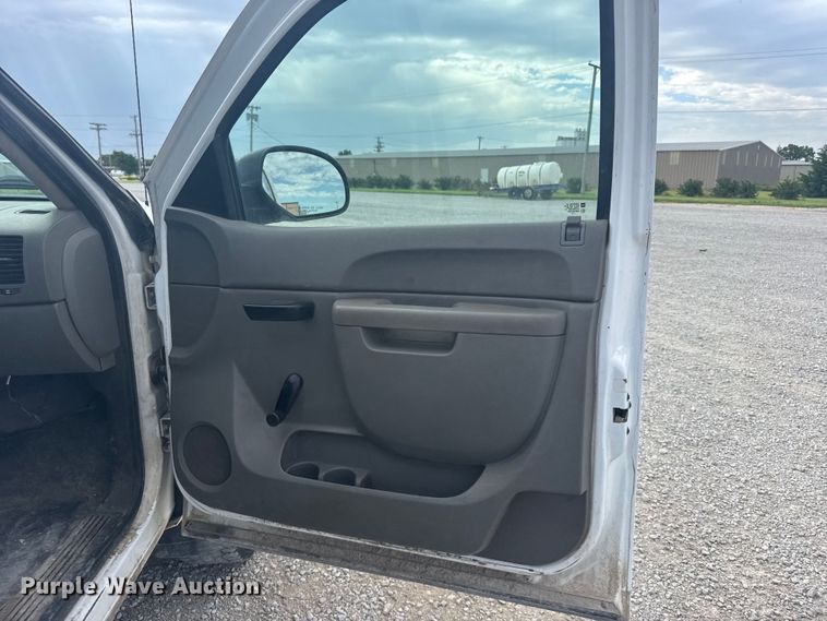 image for item EW4945 2010 GMC 2500 Ext. Cab pickup truck