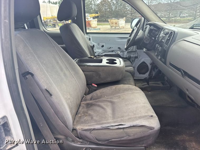 image for item EW4945 2010 GMC 2500 Ext. Cab pickup truck