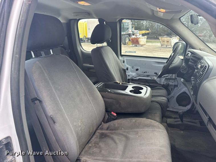 image for item EW4945 2010 GMC 2500 Ext. Cab pickup truck