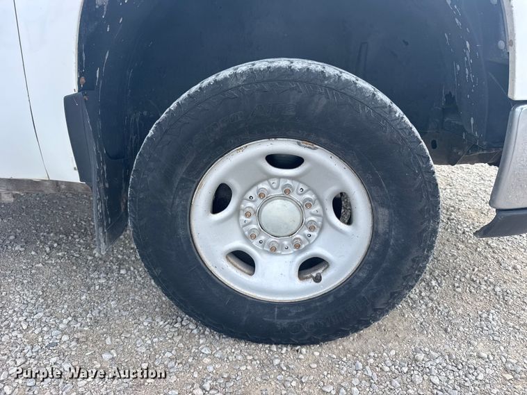 image for item EW4945 2010 GMC 2500 Ext. Cab pickup truck