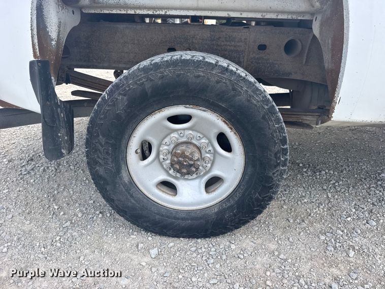 image for item EW4945 2010 GMC 2500 Ext. Cab pickup truck