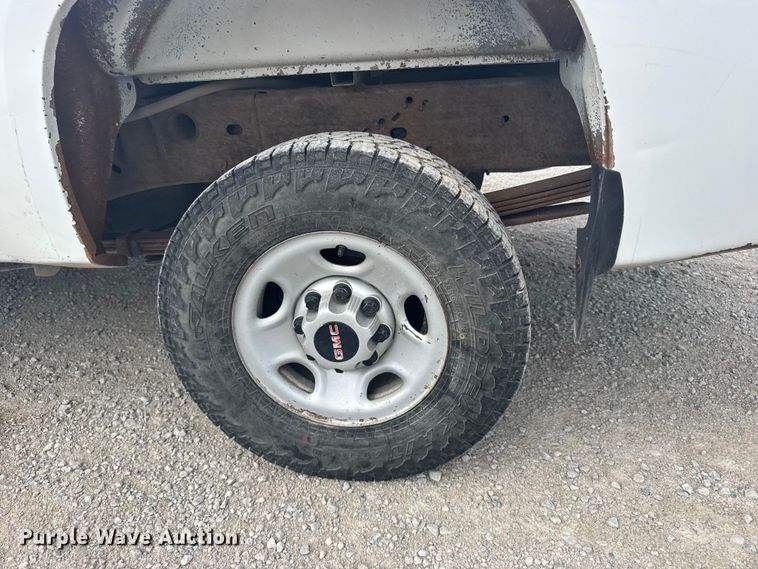 image for item EW4945 2010 GMC 2500 Ext. Cab pickup truck