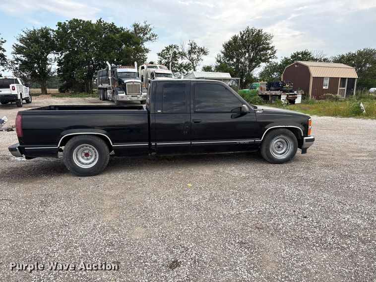 image for item EW8996 1997 Chevrolet C1500 Ext. Cab pickup truck