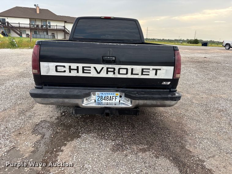 image for item EW8996 1997 Chevrolet C1500 Ext. Cab pickup truck