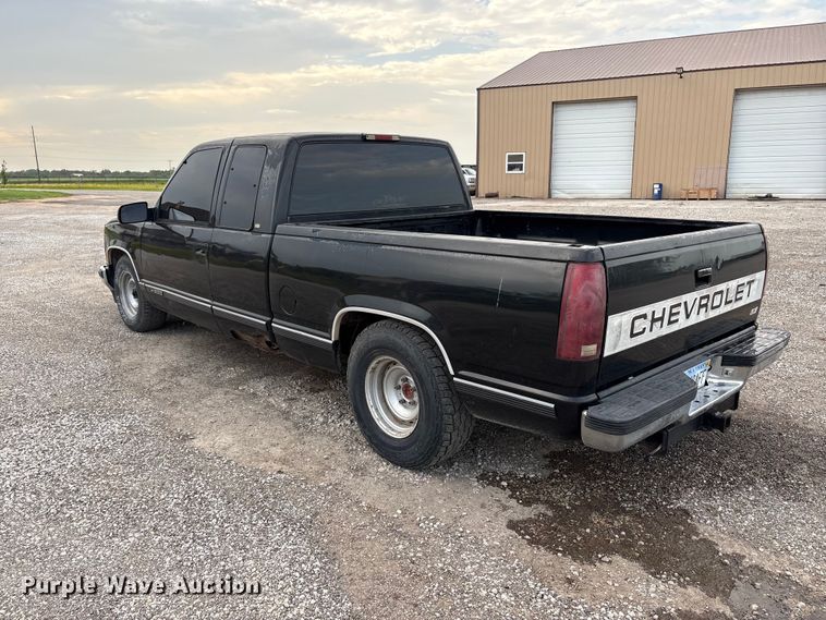 image for item EW8996 1997 Chevrolet C1500 Ext. Cab pickup truck