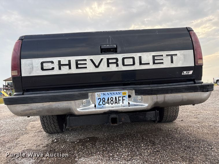 image for item EW8996 1997 Chevrolet C1500 Ext. Cab pickup truck
