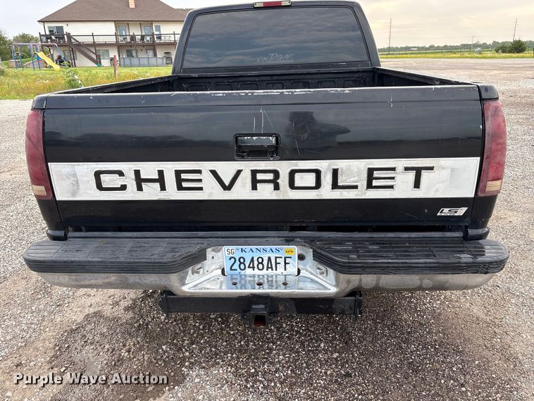 image for item EW8996 1997 Chevrolet C1500 Ext. Cab pickup truck