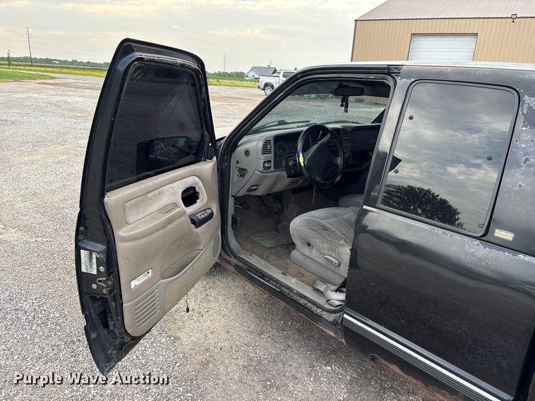 image for item EW8996 1997 Chevrolet C1500 Ext. Cab pickup truck