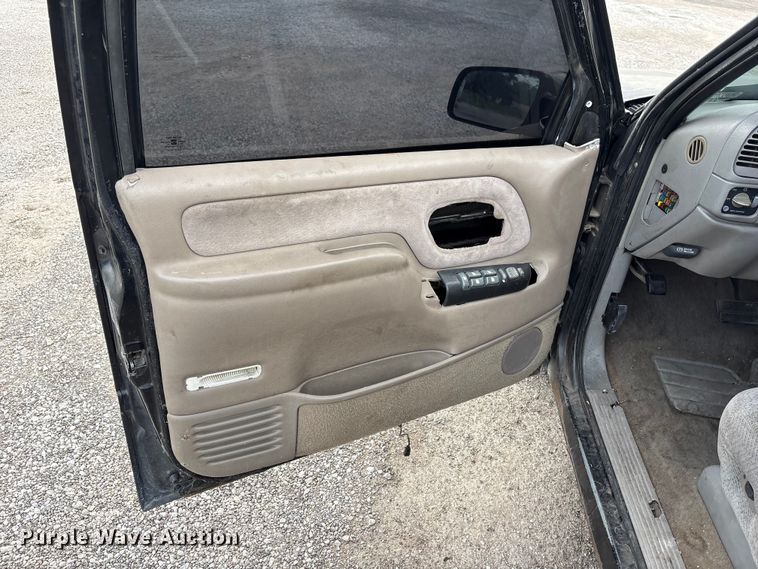 image for item EW8996 1997 Chevrolet C1500 Ext. Cab pickup truck