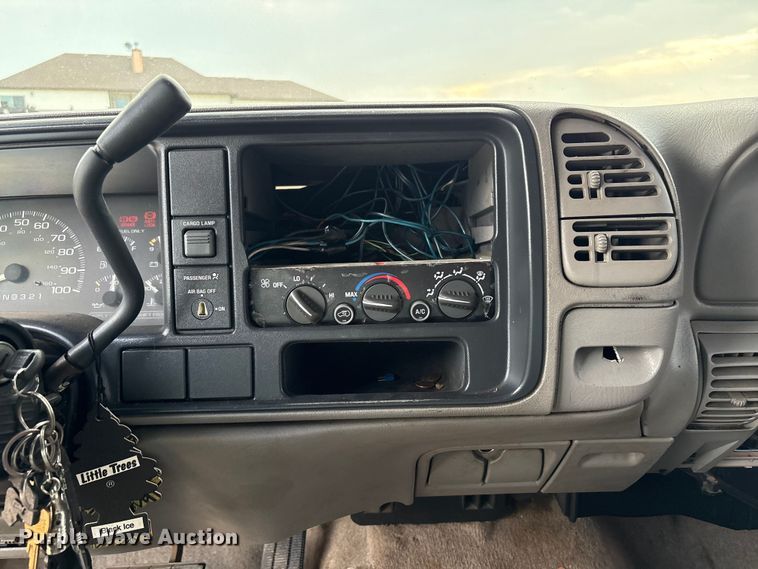 image for item EW8996 1997 Chevrolet C1500 Ext. Cab pickup truck