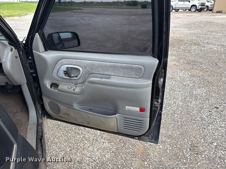 image for item EW8996 1997 Chevrolet C1500 Ext. Cab pickup truck