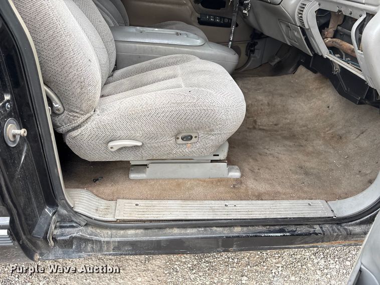 image for item EW8996 1997 Chevrolet C1500 Ext. Cab pickup truck