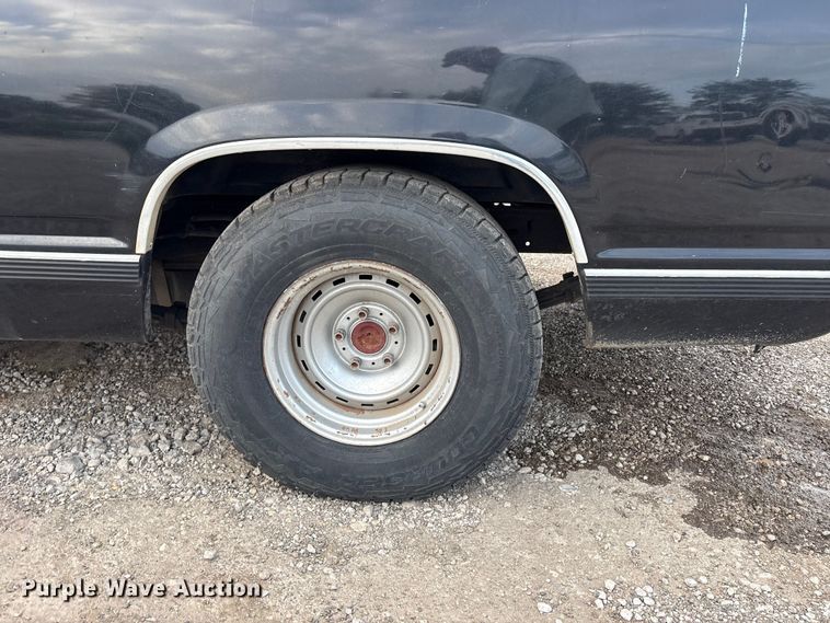 image for item EW8996 1997 Chevrolet C1500 Ext. Cab pickup truck