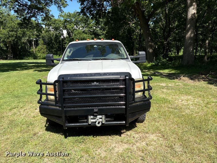 image for item EW8997 2008 Ford F550 Super Duty flatbed truck