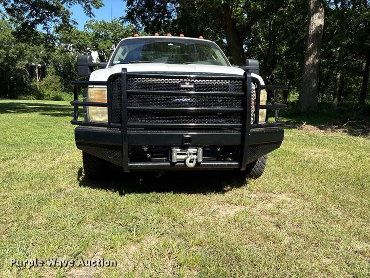 image for item EW8997 2008 Ford F550 Super Duty flatbed truck