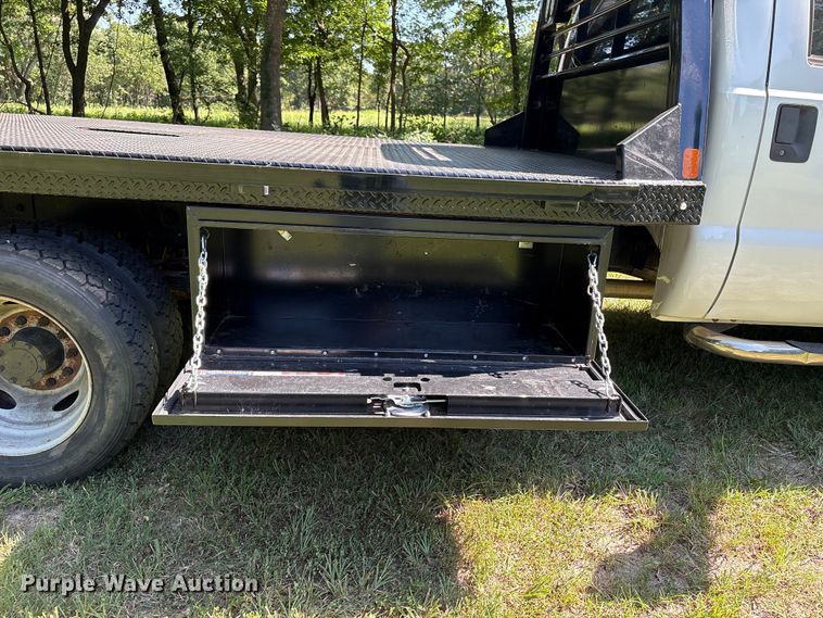 image for item EW8997 2008 Ford F550 Super Duty flatbed truck