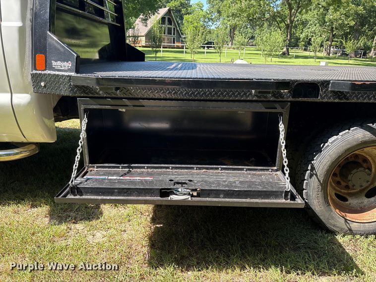 image for item EW8997 2008 Ford F550 Super Duty flatbed truck