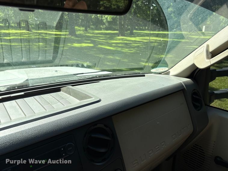 image for item EW8997 2008 Ford F550 Super Duty flatbed truck