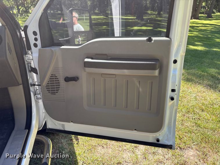 image for item EW8997 2008 Ford F550 Super Duty flatbed truck