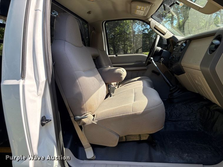 image for item EW8997 2008 Ford F550 Super Duty flatbed truck