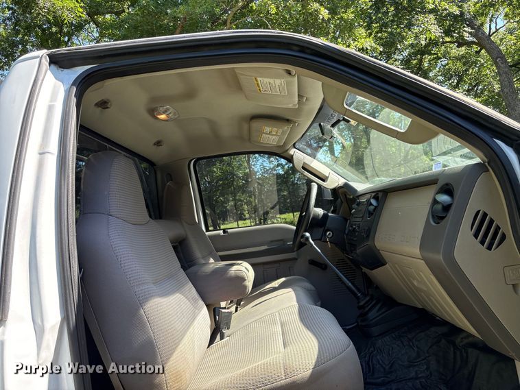 image for item EW8997 2008 Ford F550 Super Duty flatbed truck