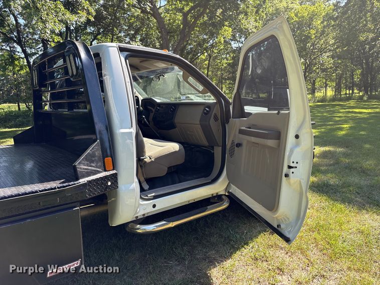 image for item EW8997 2008 Ford F550 Super Duty flatbed truck