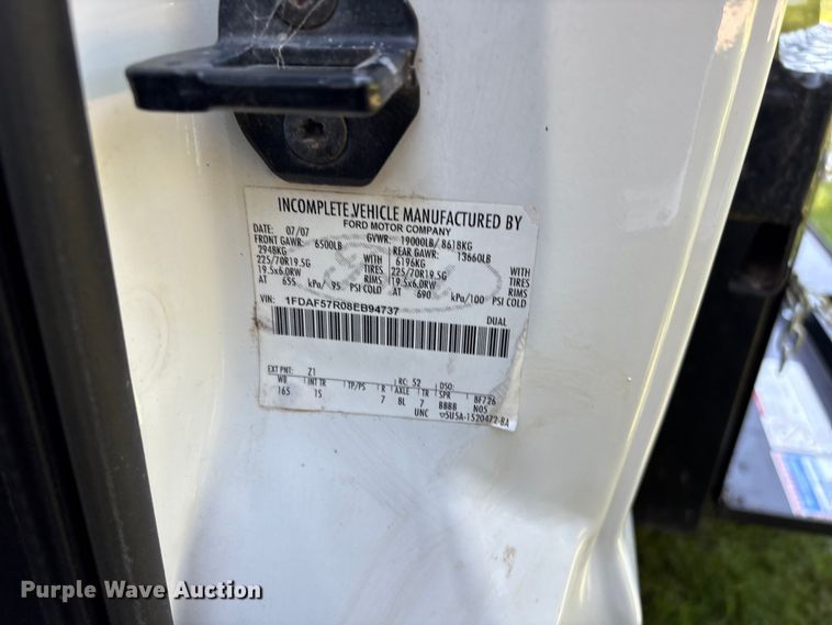 image for item EW8997 2008 Ford F550 Super Duty flatbed truck