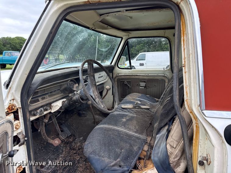 image for item EX1995 1975 Ford F250 flatbed pickup truck