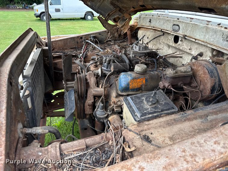 image for item EX1995 1975 Ford F250 flatbed pickup truck