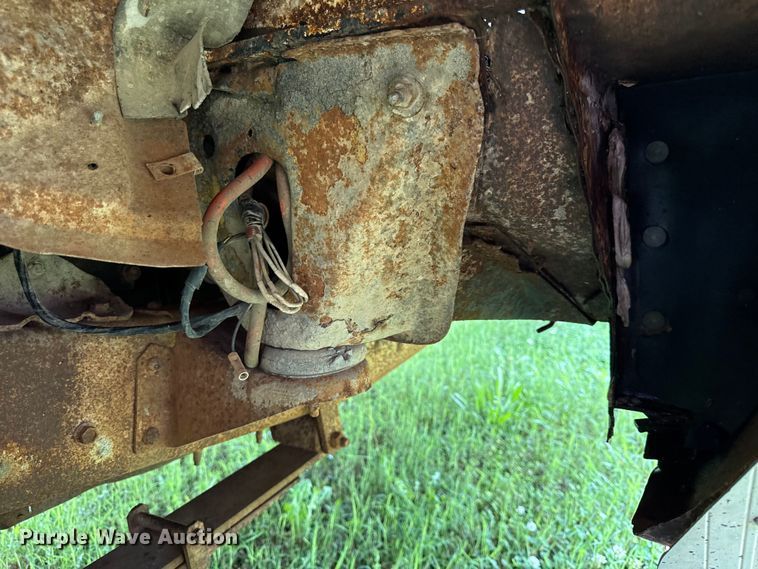 image for item EX1995 1975 Ford F250 flatbed pickup truck