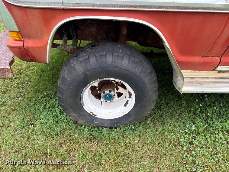 image for item EX1995 1975 Ford F250 flatbed pickup truck