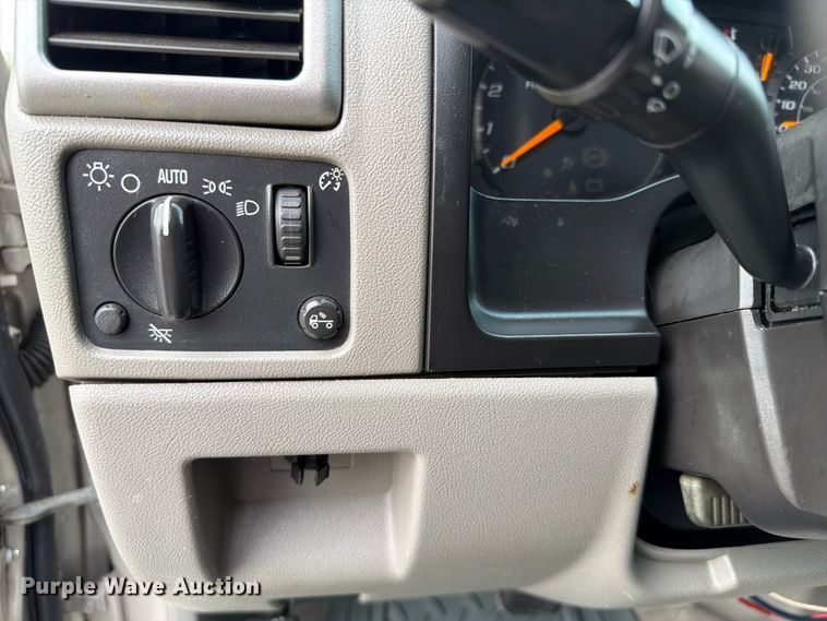 image for item EX2506 2007 Chevrolet Colorado pickup truck