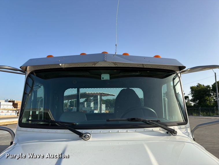 image for item EX2521 2018 Peterbilt 337 flatbed truck
