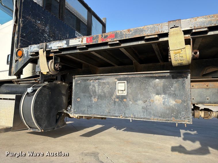 image for item EX2521 2018 Peterbilt 337 flatbed truck