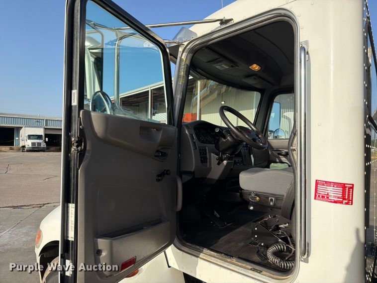 image for item EX2521 2018 Peterbilt 337 flatbed truck