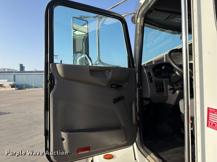 image for item EX2521 2018 Peterbilt 337 flatbed truck